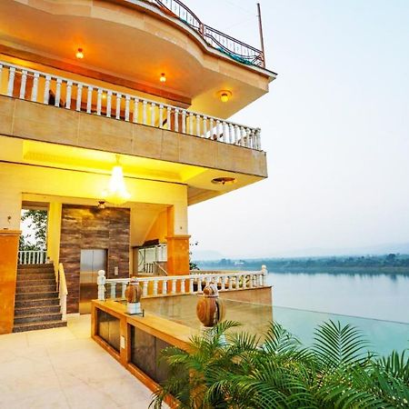 Treehouse Narmade A Riverfront Resort & Spa Narmadapuram Hoshangabad Экстерьер фото