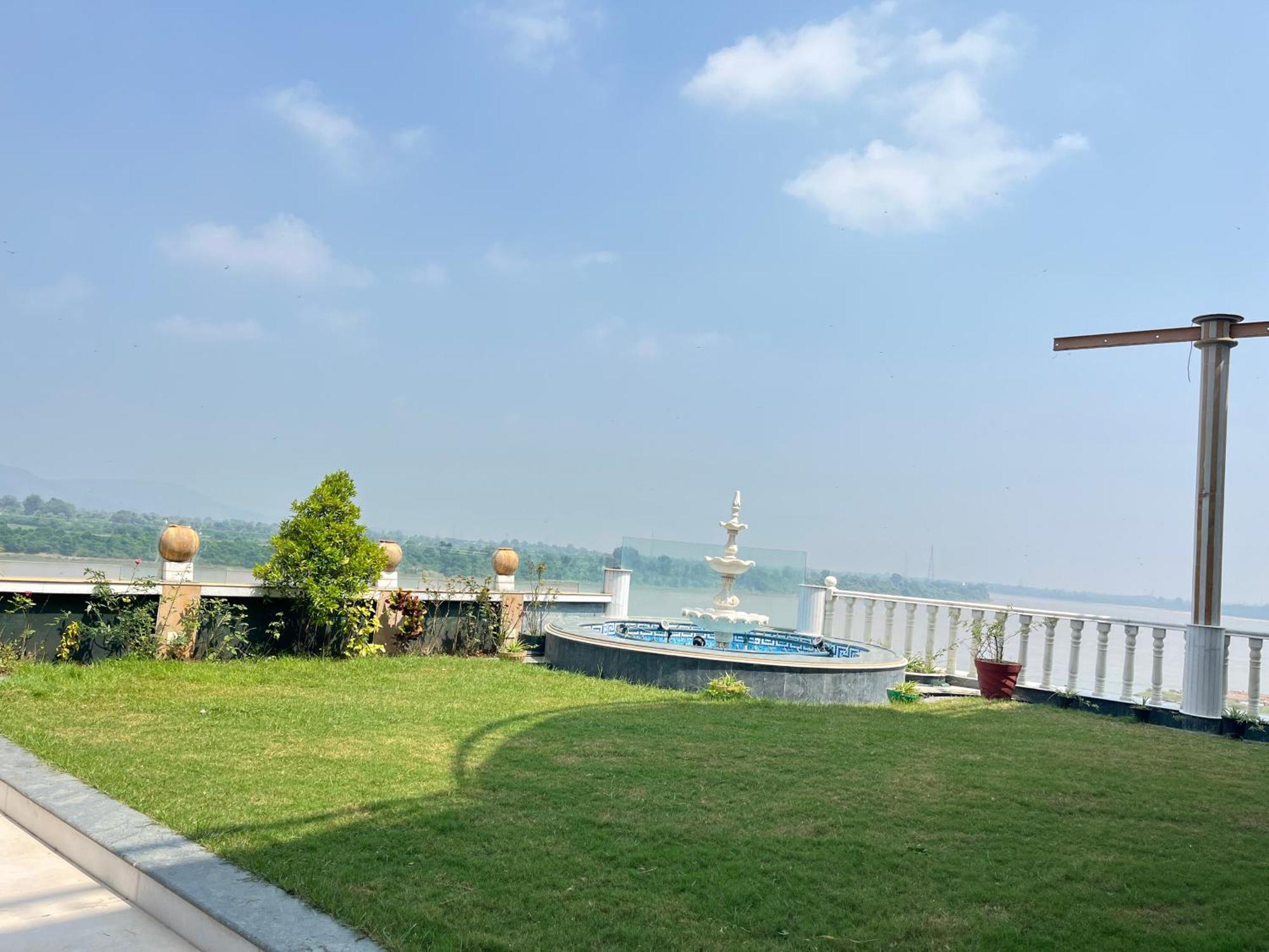 Treehouse Narmade A Riverfront Resort & Spa Narmadapuram Hoshangabad Экстерьер фото