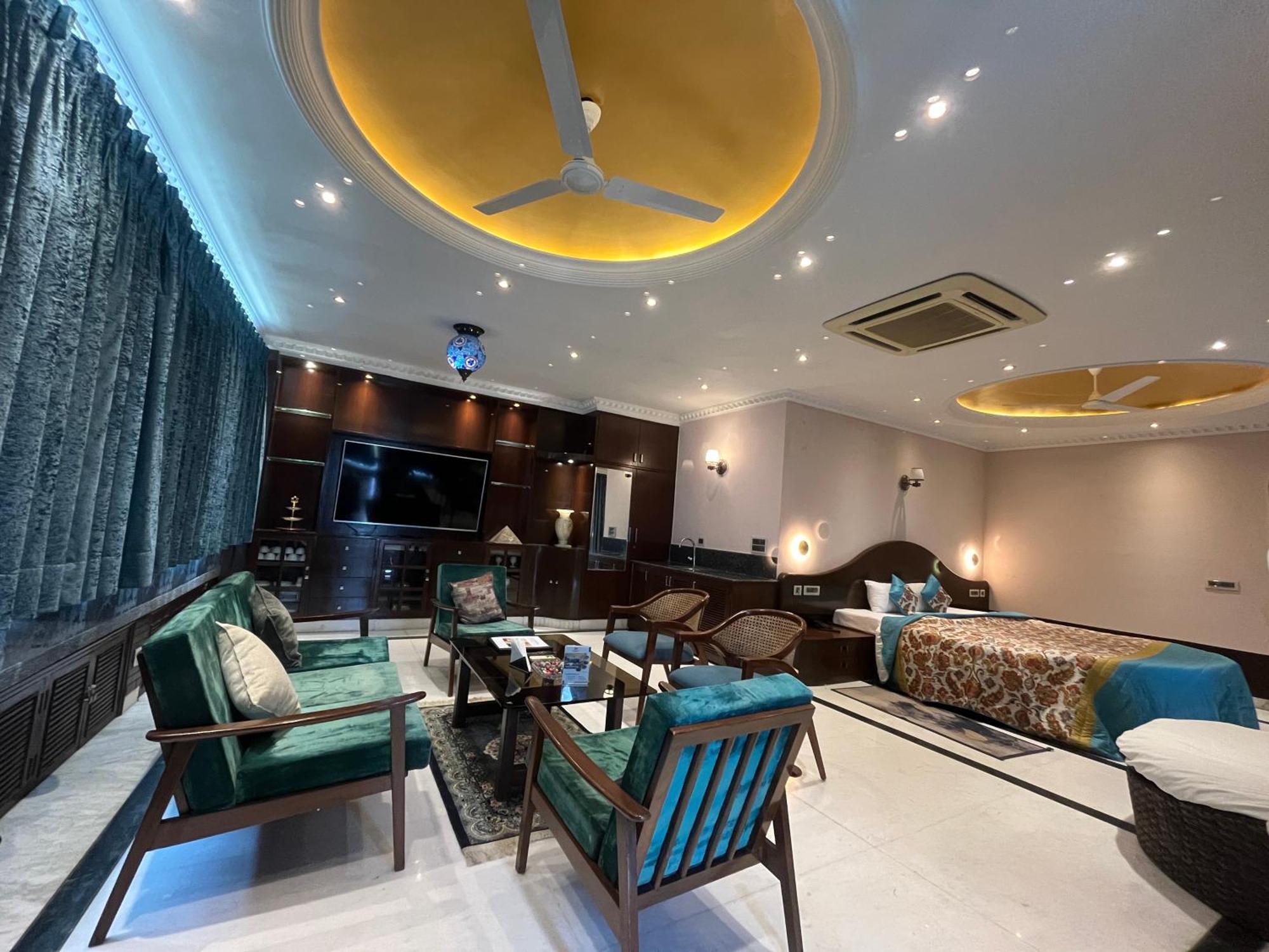 Treehouse Narmade A Riverfront Resort & Spa Narmadapuram Hoshangabad Экстерьер фото
